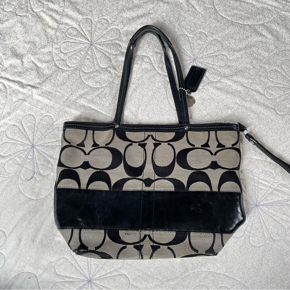 Coach Handbags - Coach handbag purse black